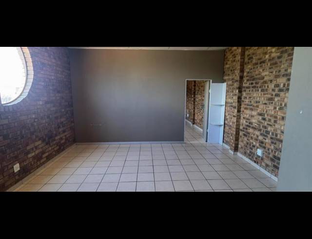 INDUSTRIAL PROPERTY TO RENT IN SILVERTONDALE